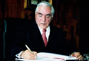 Curriculum Dr Alejandro Carrillo Castro